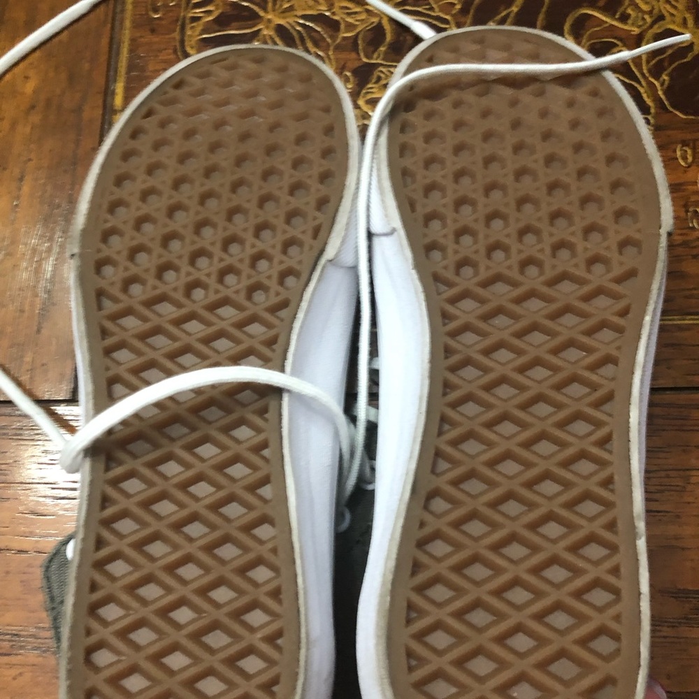 Vans - Picture 3 of 6